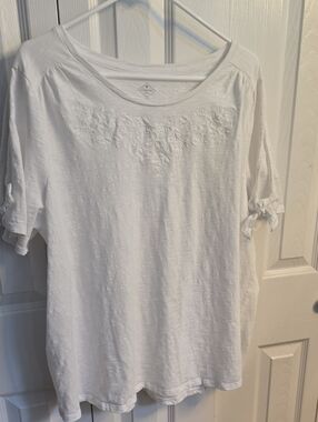 St. John's Bay Women's White Short-Sleeve Crew Tee